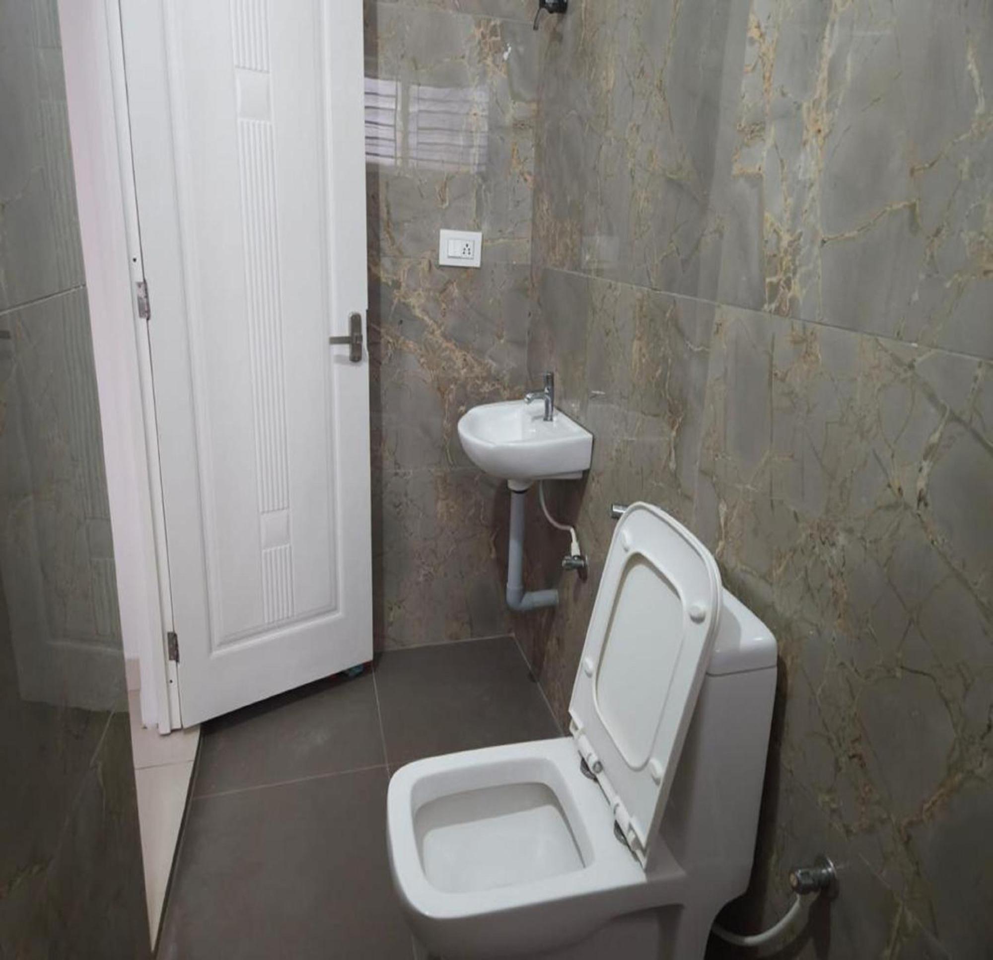 Thulasi Avenue Inn Pollāchi Εξωτερικό φωτογραφία