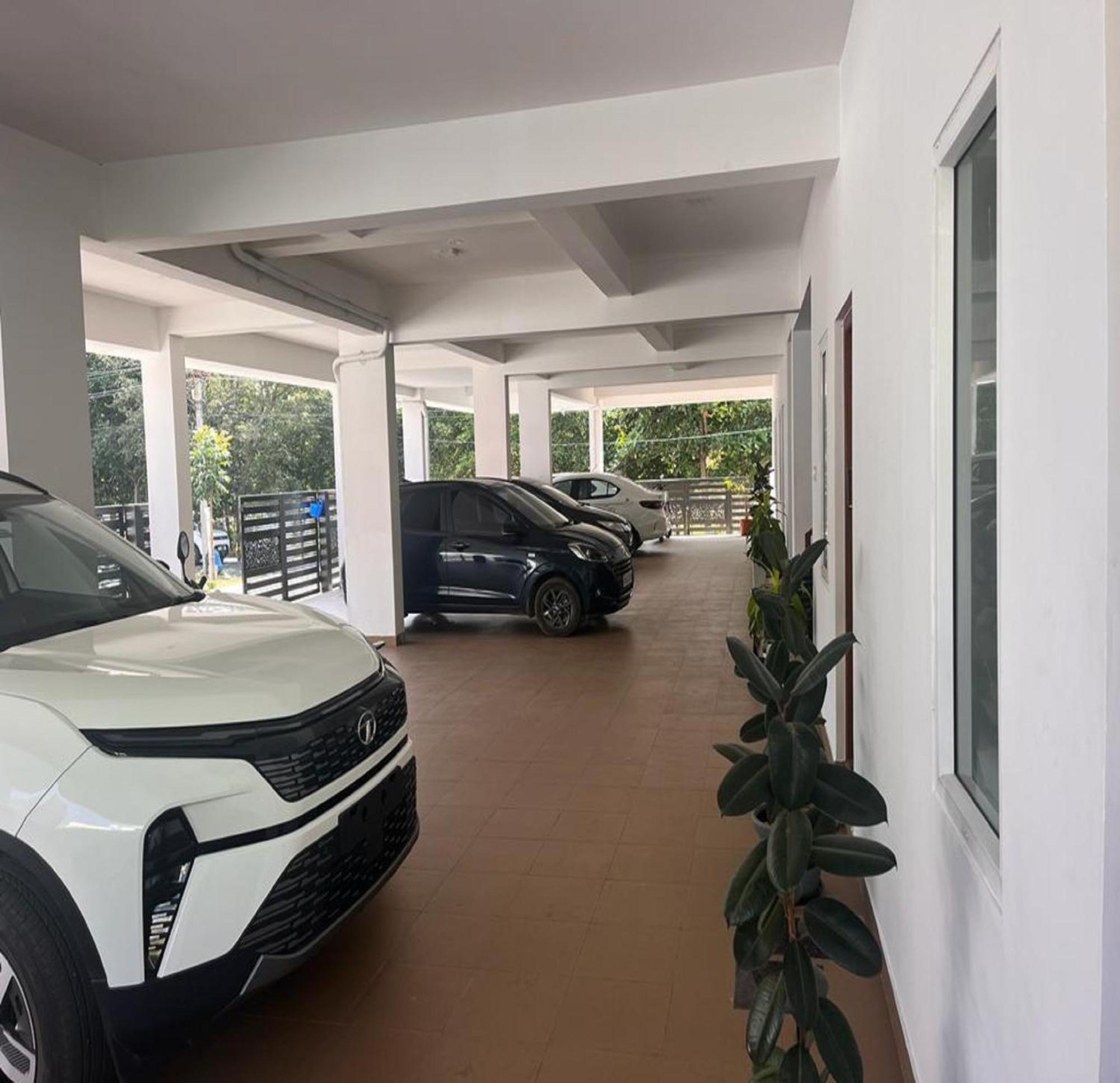 Thulasi Avenue Inn Pollāchi Εξωτερικό φωτογραφία