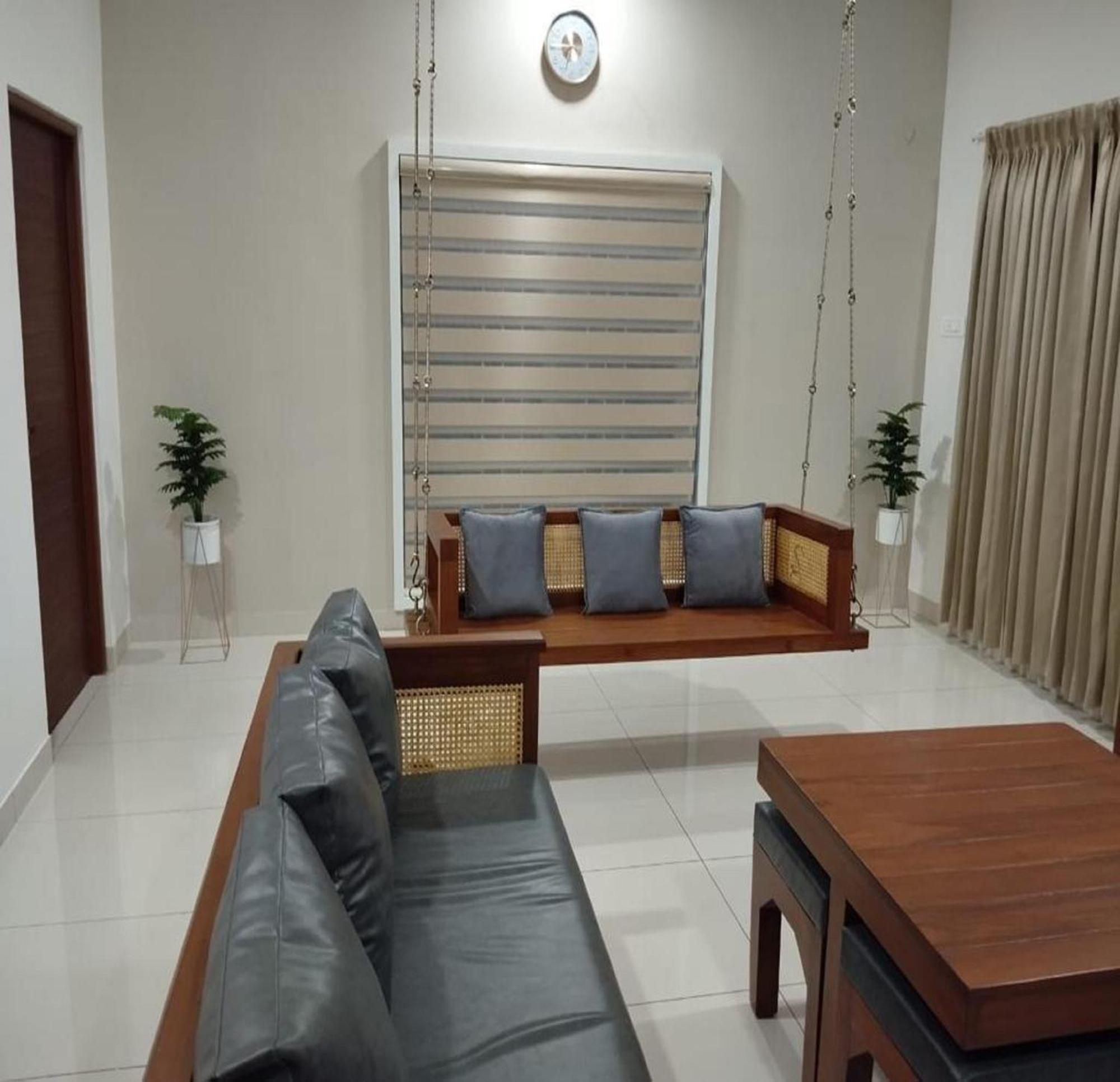 Thulasi Avenue Inn Pollāchi Εξωτερικό φωτογραφία