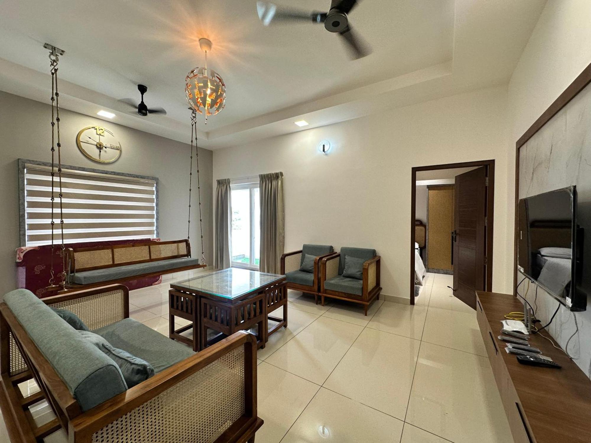 Thulasi Avenue Inn Pollāchi Εξωτερικό φωτογραφία